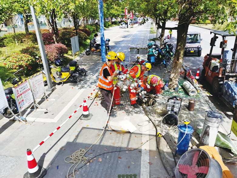  庄浪UV-CIPP紫外光固化修复